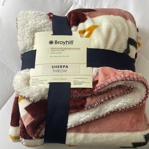 Broyhill Sherpa Throw